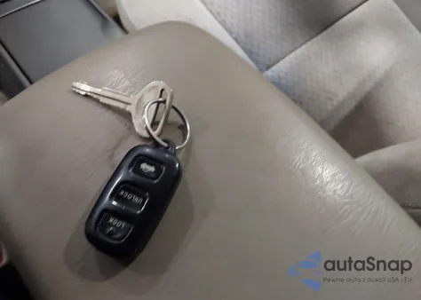 2003 Toyota Camry Le z USA, uszkodzony, nr VIN 4T1BE32K63U216986